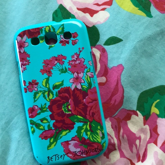 Besty Johnson Phone Cases 🙅‍♀️🙆‍♀️🙅‍♀️🙆‍♀️ - Picture 7 of 8